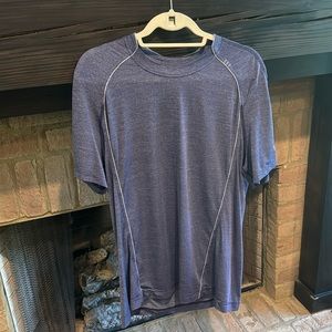 Men’s LuLuLemon workout top